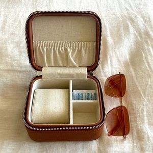 Mark & Graham Travel Accessories Case – New – Compact Organizer